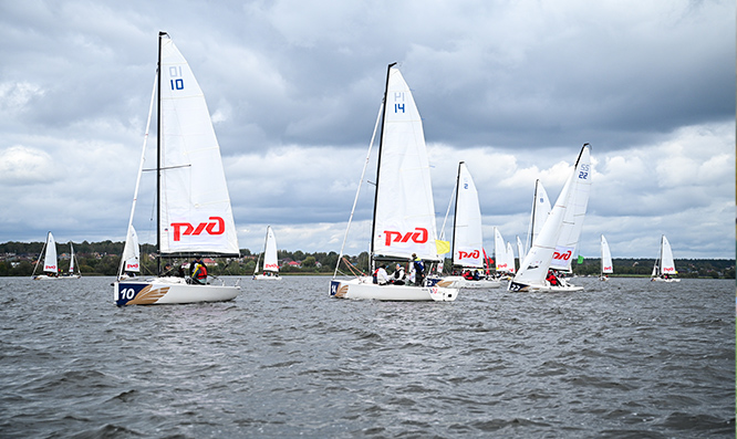 На всех парусах