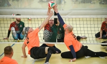 Товарищеский матч по волейболу сидя